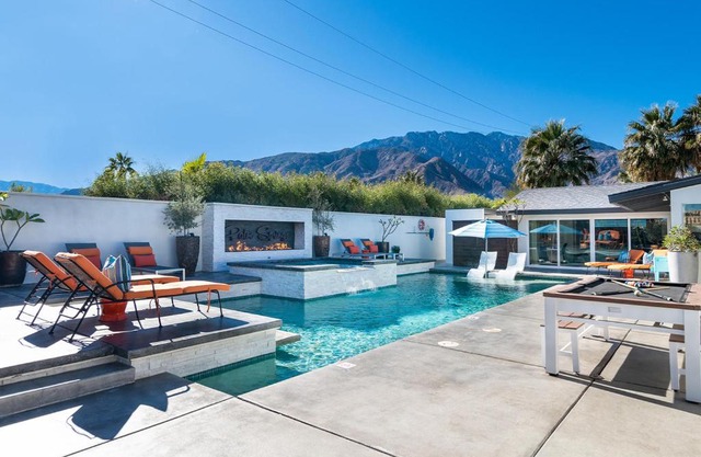 Luxury Desert Oasis