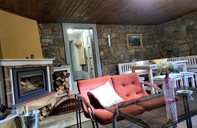 Luxury family apartment with fireplace, 2 bedrooms and 2 bathrooms (No. 1)