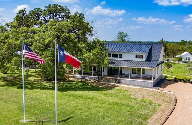 Luxury Farm Rental in Round Top!