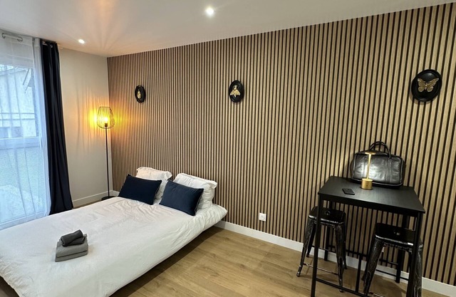 Luxury flat with shower and garden view