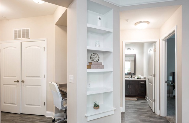 LUXURY HIDDEN GEM- MINUTES FROM RDU/ UNC /DUKE UNIVERSITY HOSPITAL l POOL