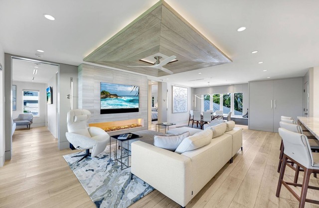 Luxury, High-End Old Naples Retreat | Steps from Fifth Ave and Beach