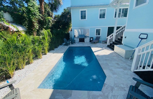 Luxury Key West Style Home & Guest Home Historic Pass-A-Grille Beach Pool BBQ