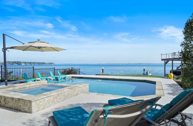 Luxury Lakefront with Spectacular Pool, Spa & Putting Green! Fully Remodeled!