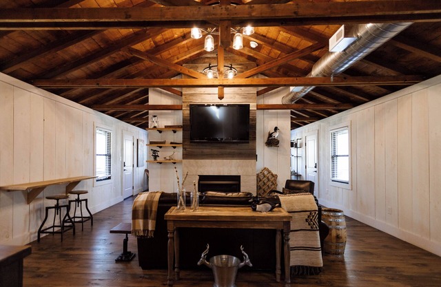Luxury Lodge w/Hot Tub, Fire Pit & Scenic Trails on 450-Acre Ohio Wine Country