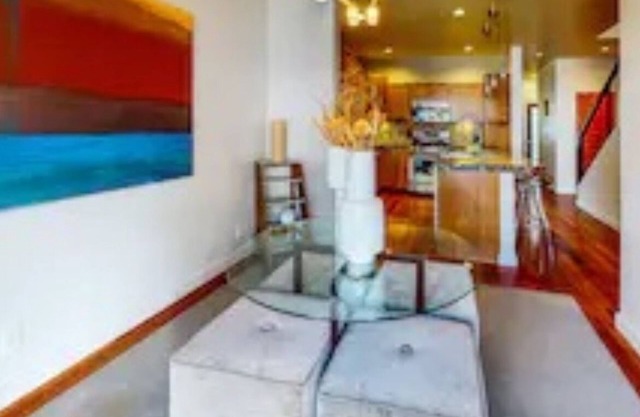 Luxury Northend Row House IN Boise's desirable HYDE PARK. 1/2mile to downtown.