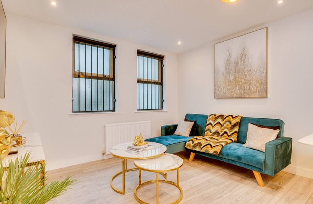 Luxury One Bedroom Apartment