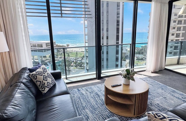Luxury Oracle Stay Ocean Views 2BR Level 11