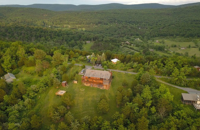 Luxury private home with panoramic views of Lost River Valley