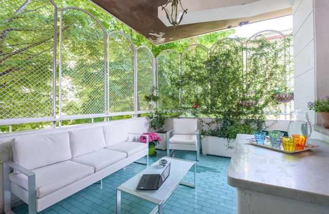 Luxury property in Vatican area 5 BR & 5BA Terrace and Jetted tubs A/C Wif