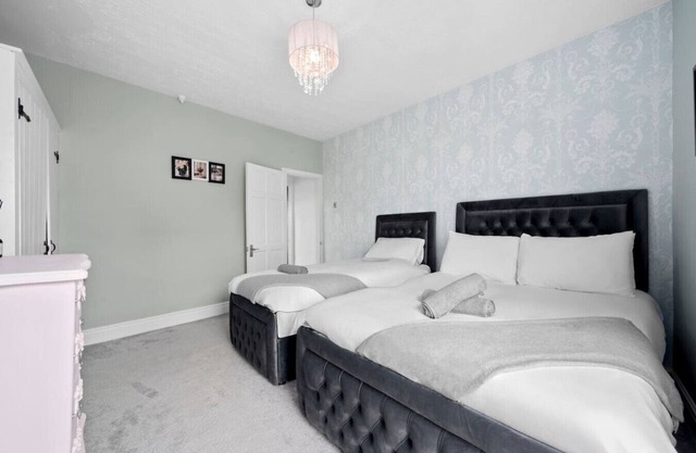 Luxury River Side Getaway: Peak District