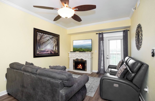 Luxury Riverfront spacious condo in perfect location near Tanger Outlets