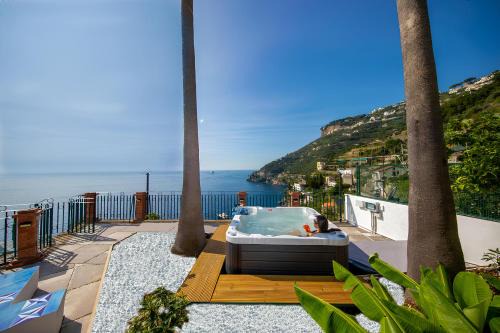 Luxury Seaview Villa with Jacuzzi, Sauna & Gym in Amalfi Coast - Villa Dorotea
