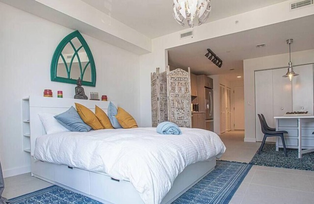 Luxury Studio Apartment in Downtown Doral