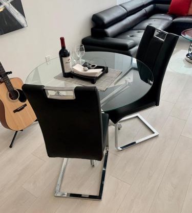 Luxury Suites In Good Location