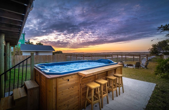 Luxury Swim Spa! Pet friendly, Private Dock, Marsh & River Views