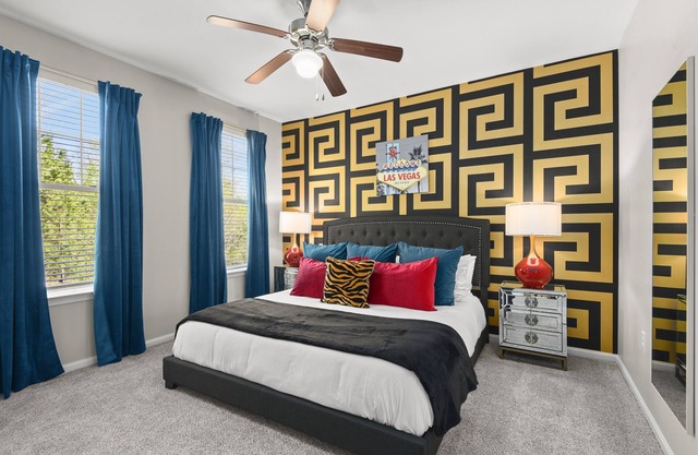 Luxury Themed Home! 5 Luxe K Suites+Shuttle!