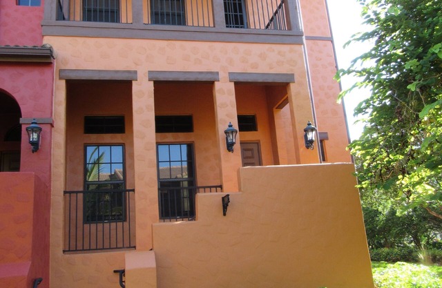 Luxury townhome in Ole Resort - Naples FL