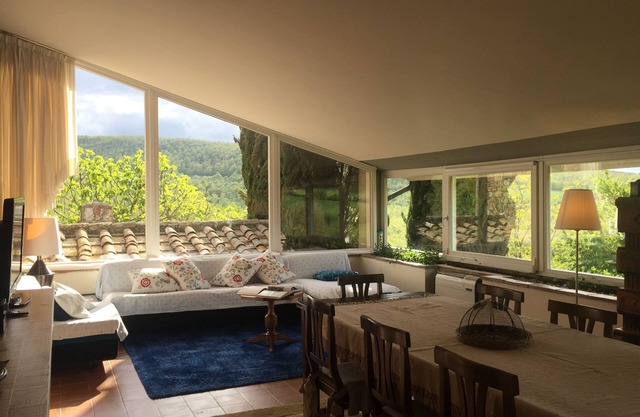 Luxury Tuscan Villa in Val d'Orcia, close to Montepulciano, Pienza, and Pools!