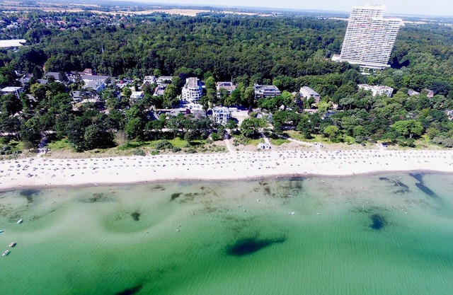 Luxury vacation penthouse 4.05 with sauna and huge roof terrace in beach location