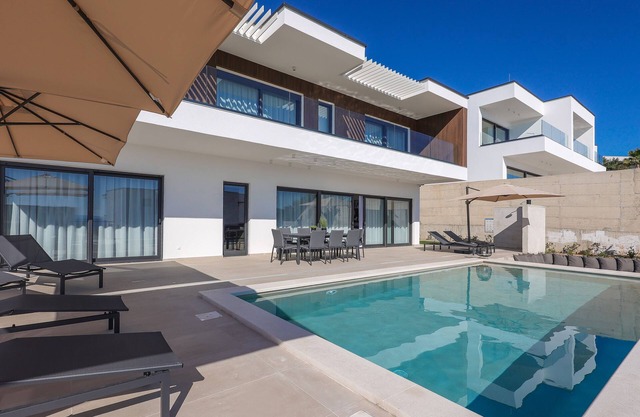 Luxury Villa del Sol - private pool & sauna