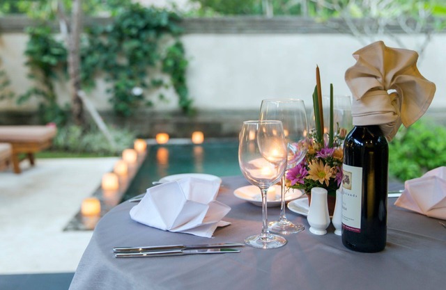 Luxury Villa near Ubud with private infinity pool and a lounging pavilion