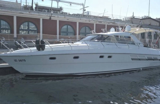 Luxury yacht Raffaelli Mistral Hard Top 50 "Bonita" in the center of Trieste