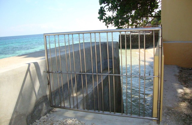 Luzmin BH - Beachfront Cottages