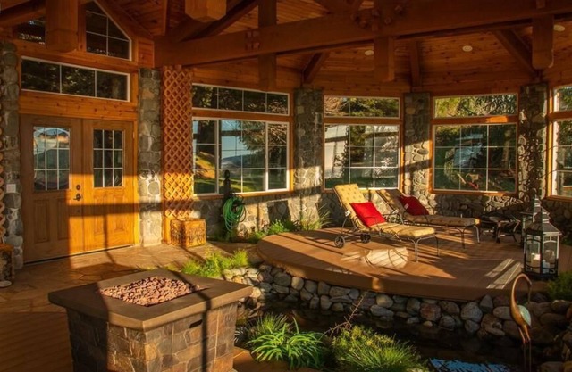 Lx28: Gold Beach Oceanfront Estate