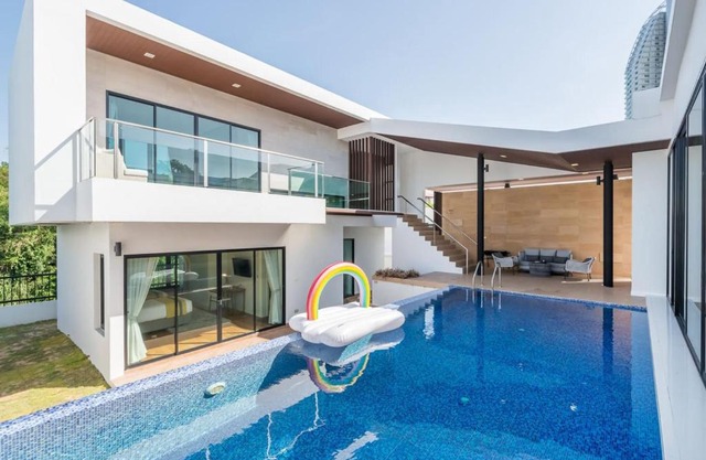 Mövenpick 3-Bedroom Pool Villa Beach Access, Na Jomtien Pattaya