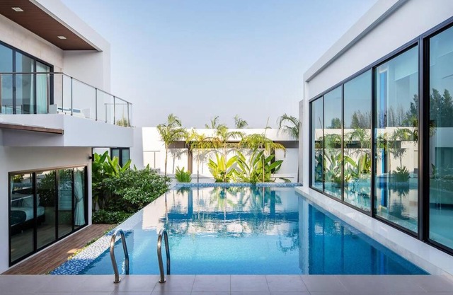 Mövenpick 3-Bedroom Pool Villa Beach Access, Na Jomtien Pattaya