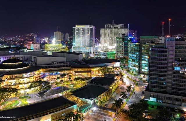 Mabolo garden flat a9 Rooftop Pool Shortwalk to Ayala Mall