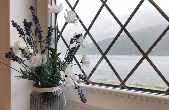 MacLean Cottage on the banks of Loch Long