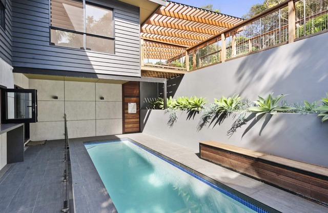 Macmasters Coastal Retreat - The ultimate beach house with heated lap pool