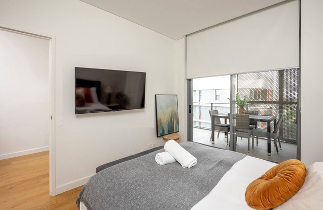 Macquarie Park vibrant 2-bedroom apartment