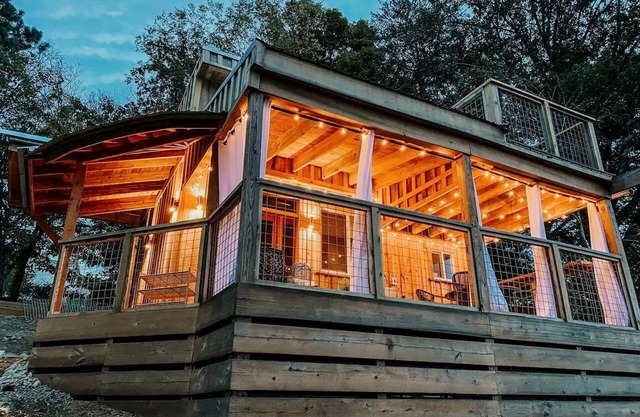 Magical Tennessee Tiny House with a Rooftop Deck