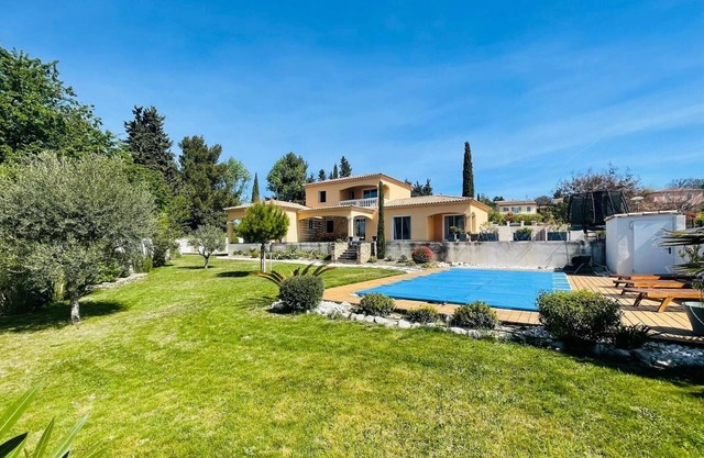 Magnifique Villa Piscine, sur une Colline Pour Randonner, à 10 mn d Avignon