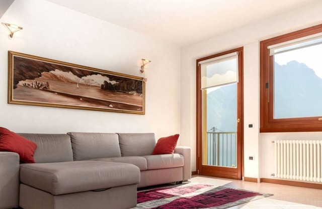 Magnificent apartment with private pool and view of Lake Iseo