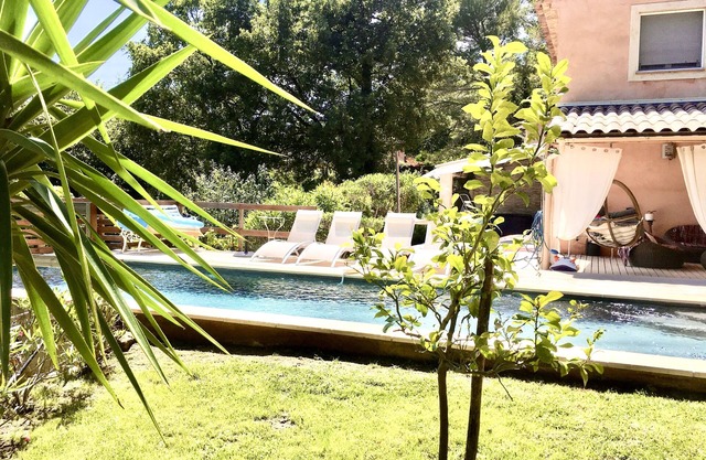 MAGNIFICENT VILLA WITH SEA VIEW, SWIMMING POOL, GARDEN, PÉTANQUE COURT