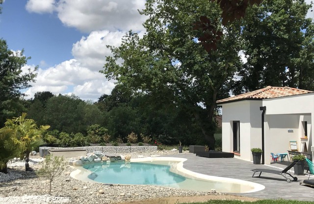 Magnificent modern house of 250m2 air-conditioned with private lagoon pool