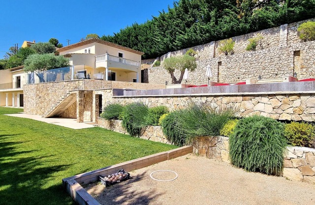 Magnificent property, 5 suites, 2 pools