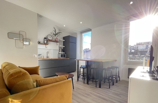 Magnificent renovated T3 on Boulevard Vauban!