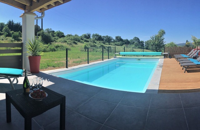 Magnificent villa any comfort, private and heated swimming pool, south Ardèche