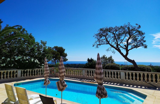 Magnificent villa with panoramic sea view