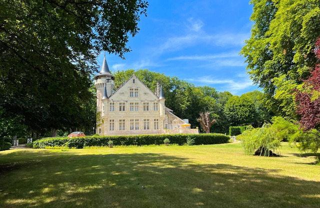 Magnifique Château Avec Piscine Dans un Parc de 3 Hectares au Cœur du Poitou