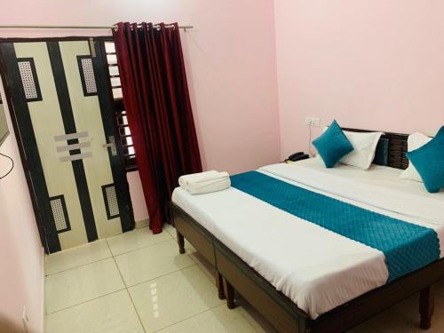 Mahadev Hotel ! Near Chandigarh Int'l Airport !