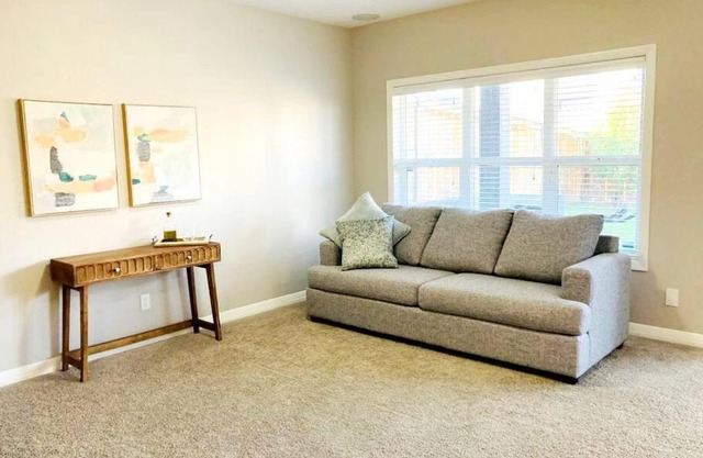 Mahogany Escape - Your Calgary Oasis