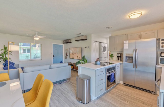Mai Tai Suites Dunedin Free Honeymoon Island Pass 2 King Bedrooms Beach Gear Inc
