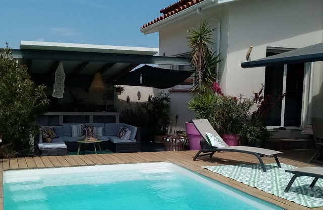 Maison Piscine et Jardin Proche de la mer