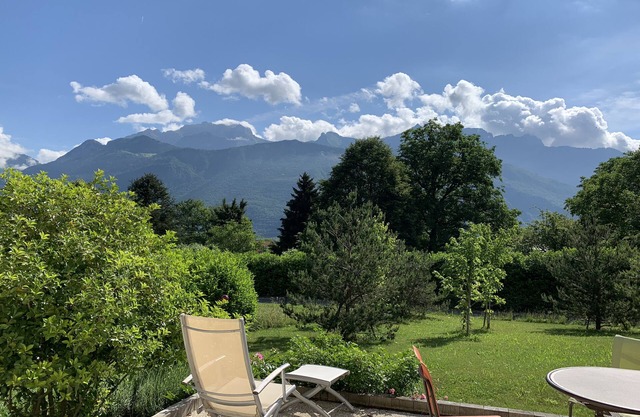 Maison 120 m2 Avec Terrasse et Jardin Arboré sur les Hauteurs du lac Dannecy